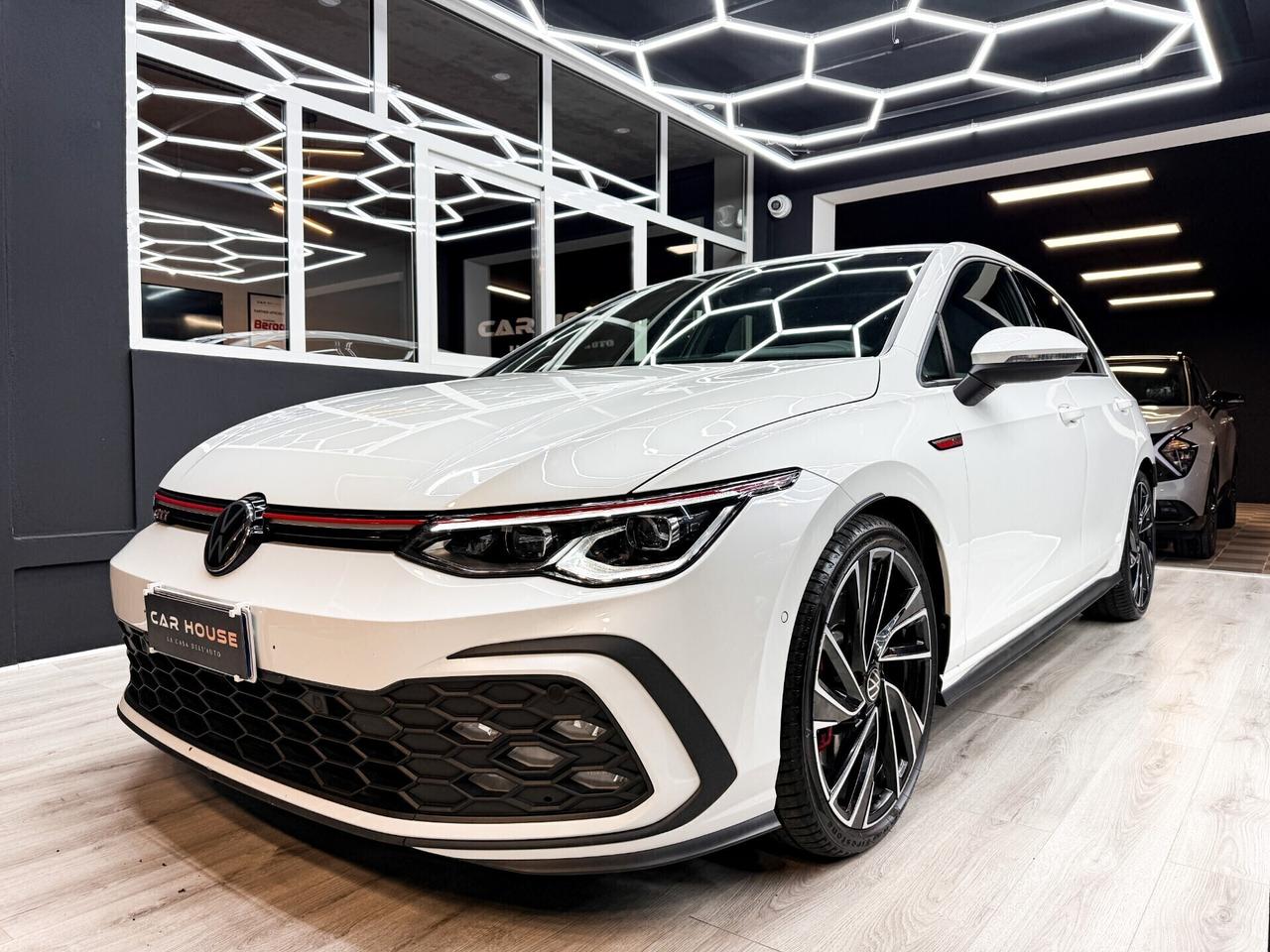 Volkswagen Golf 8 GTI 2.0 TSI 245CV