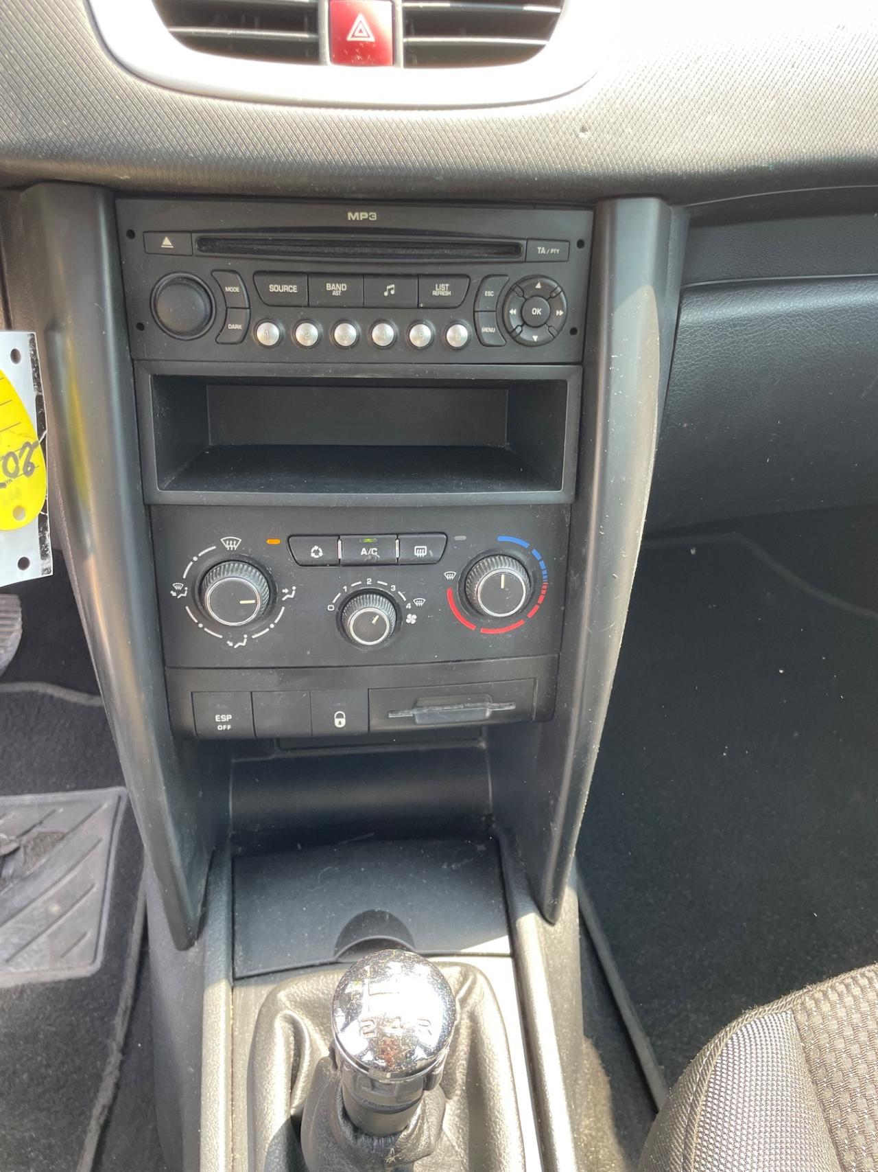 Peugeot 207 1.4 HDi 70CV 5p. Access