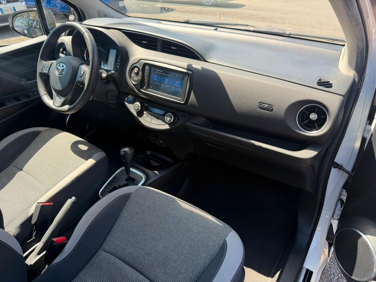 Toyota Yaris 1.5 Hybrid 5 porte Y20 Bitone