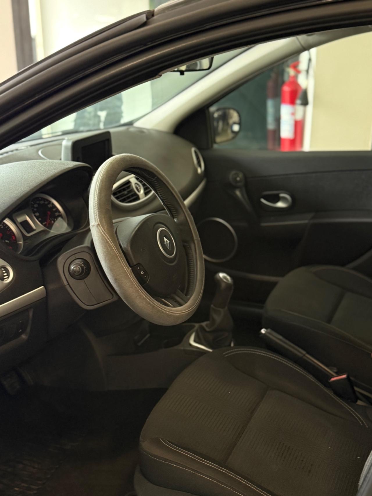 Renault Clio 1.2 16V 5 porte Dynamique