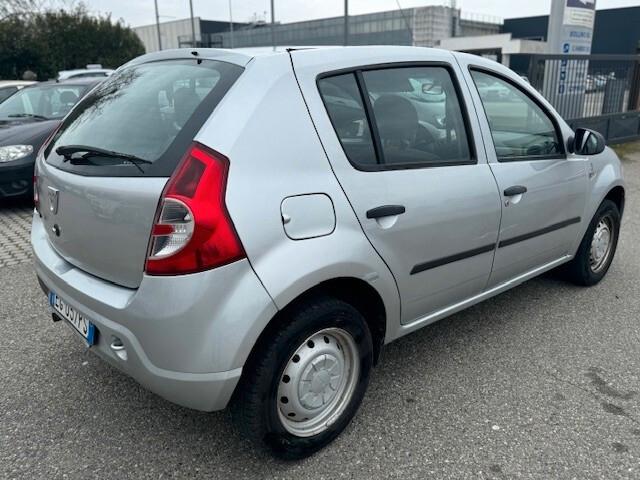 Dacia Sandero 1.2 16V Lauréate