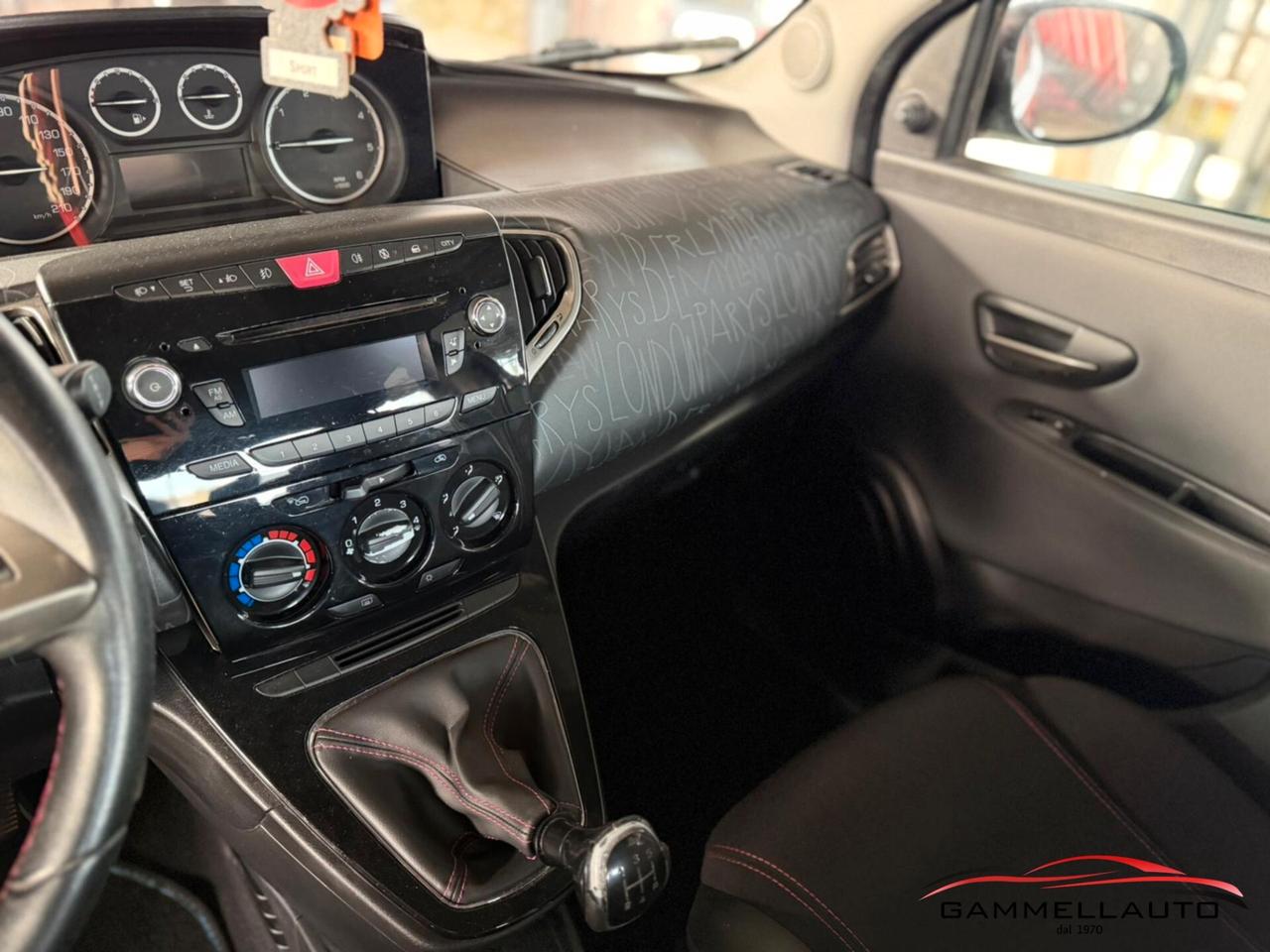 Lancia Ypsilon 1.3 mjt Elefantino 95cv