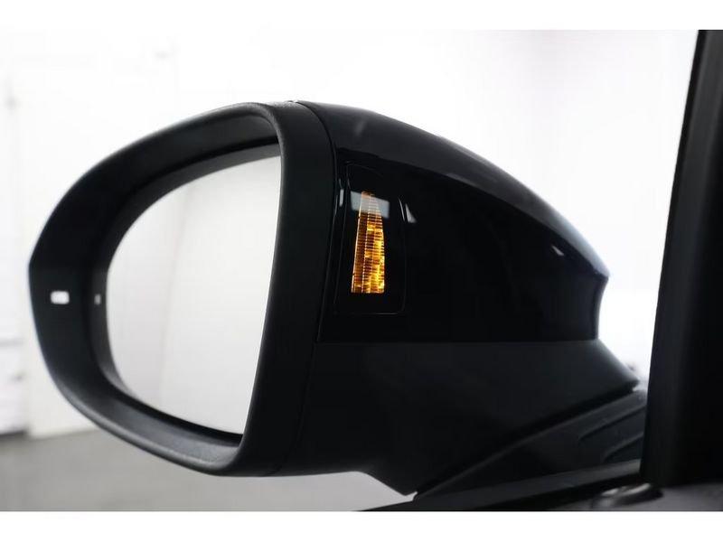 Volkswagen Golf Golf Variant 2.0 TDI 150 CV DSG SCR R-Line BLACK STYLE LED CAMERA HEAD-UP