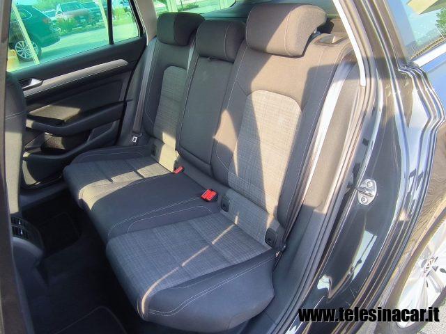 VOLKSWAGEN Passat Variant 1.6 TDI SCR DSG Business BMT