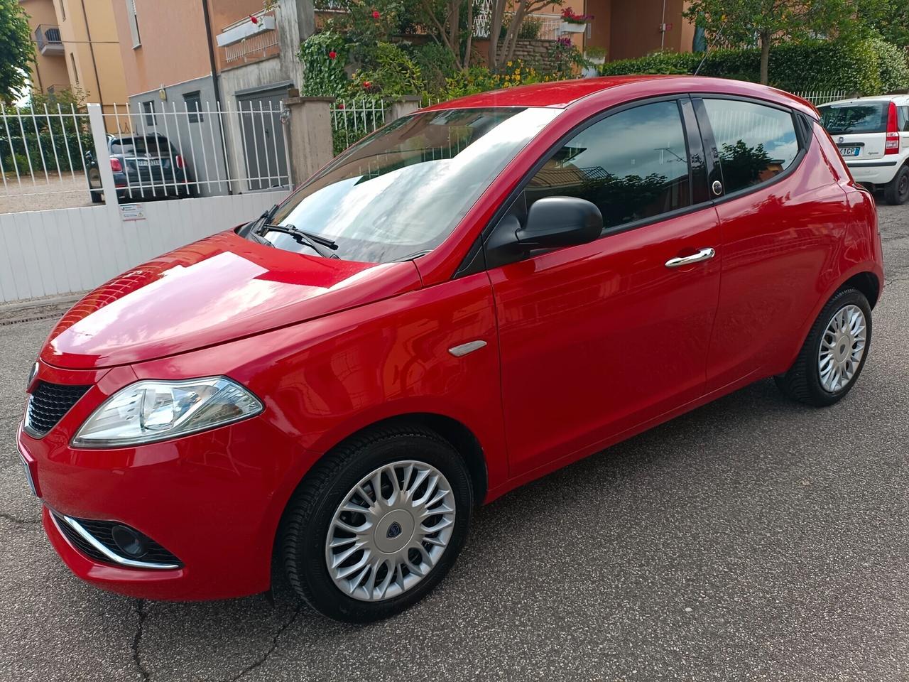 Lancia Ypsilon 1.2 GPL Ecochic Elefantino