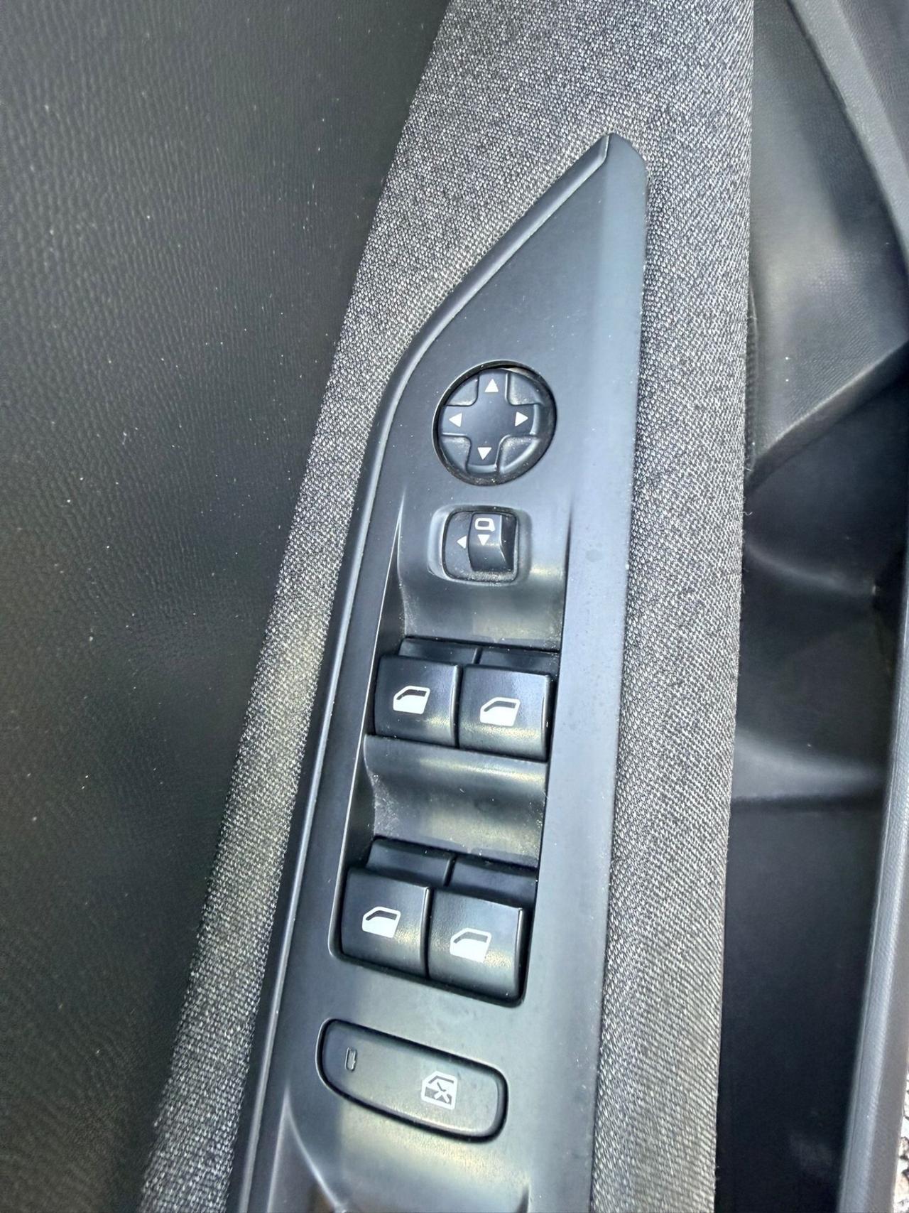 Peugeot 3008 BlueHDi 120 S&S EAT6 Business