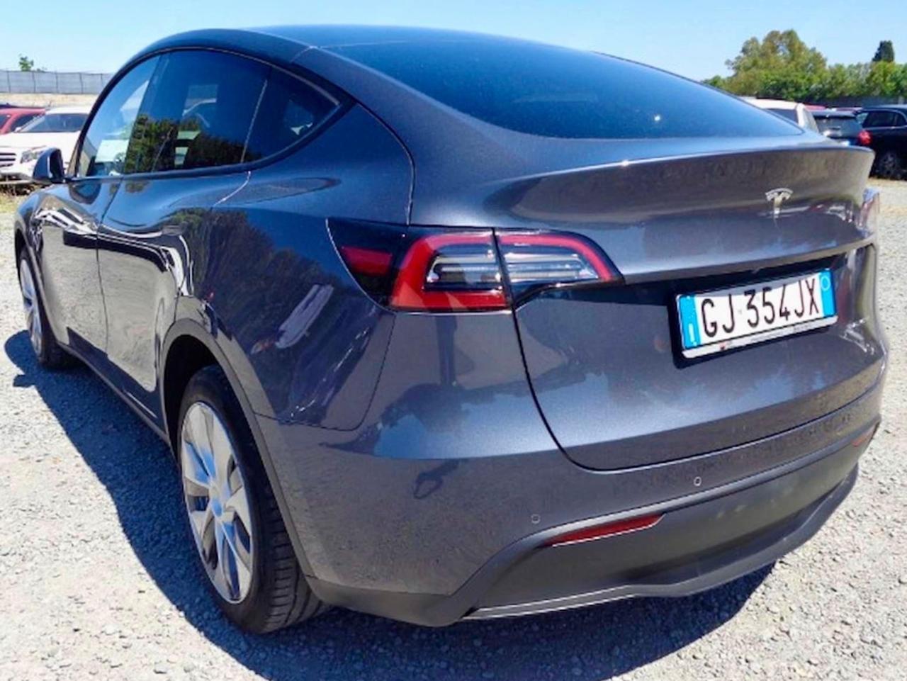 Tesla Model Y Long Range AWD