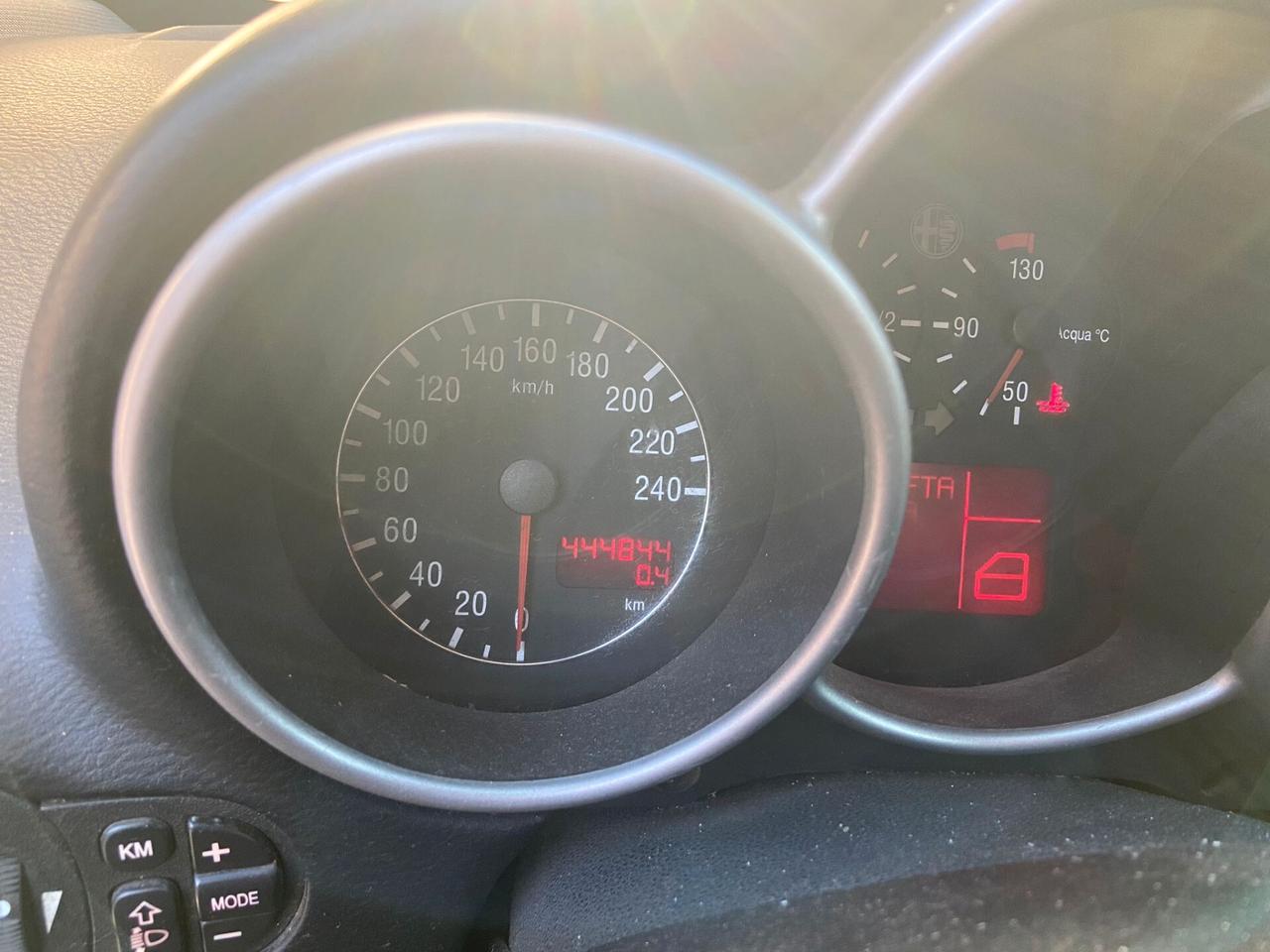Alfa Romeo 147 1.9 JTD (115 CV) cat 5p. Distinctive