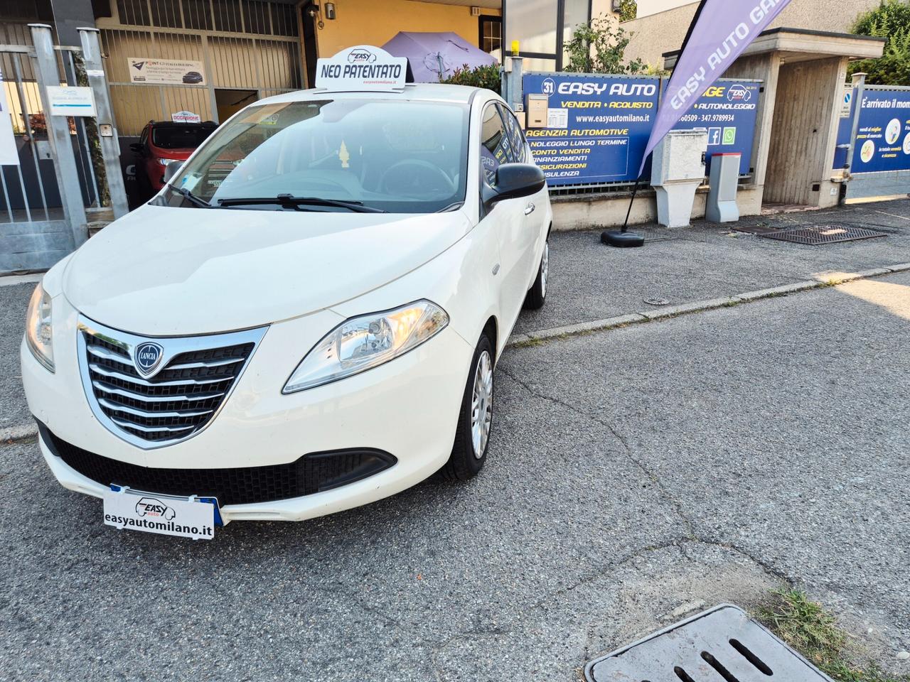 Lancia Ypsilon 1.2 69 CV 5 porte SILVER