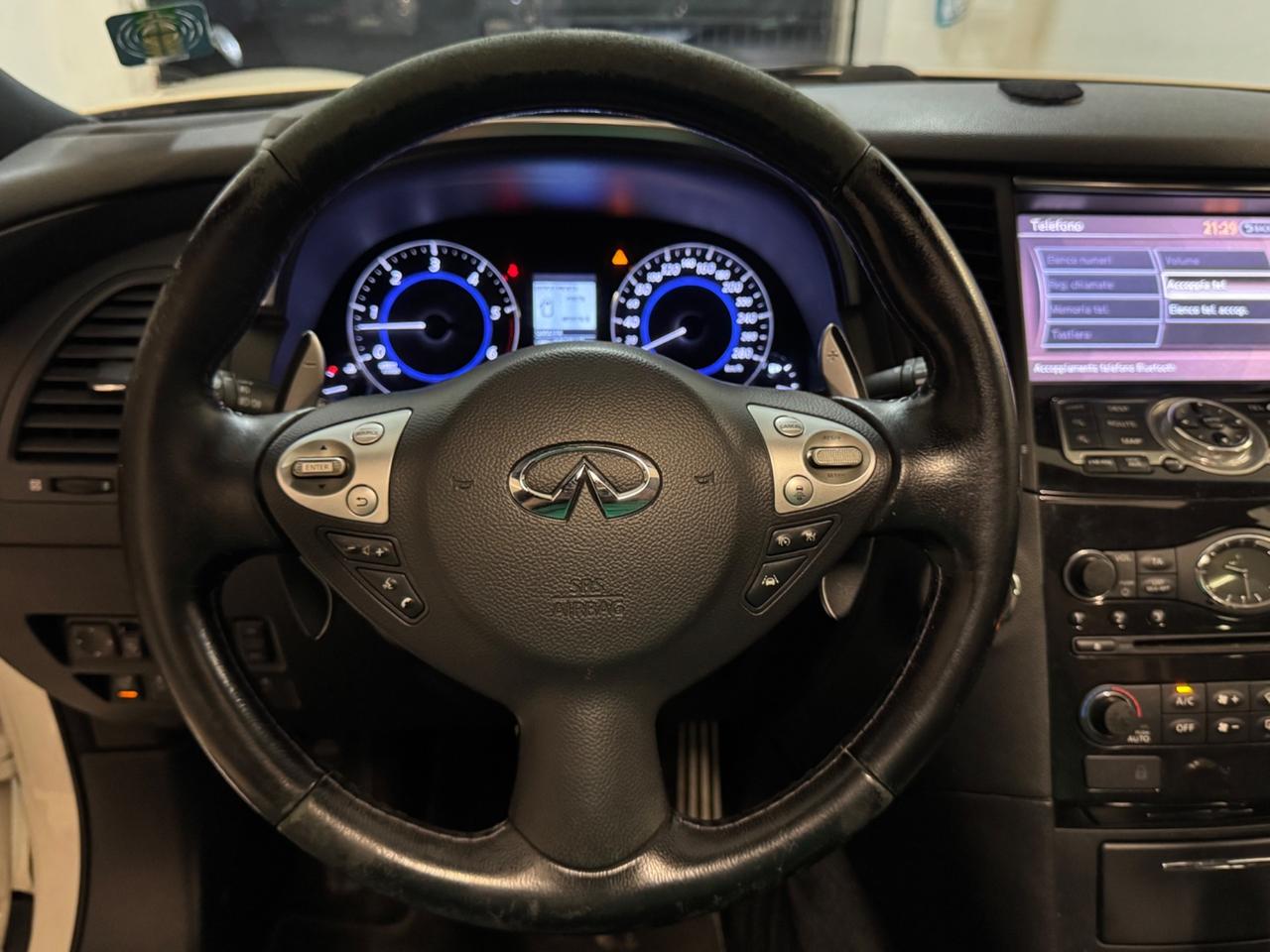 Infiniti QX70 S 3.0D V6 238cv Full