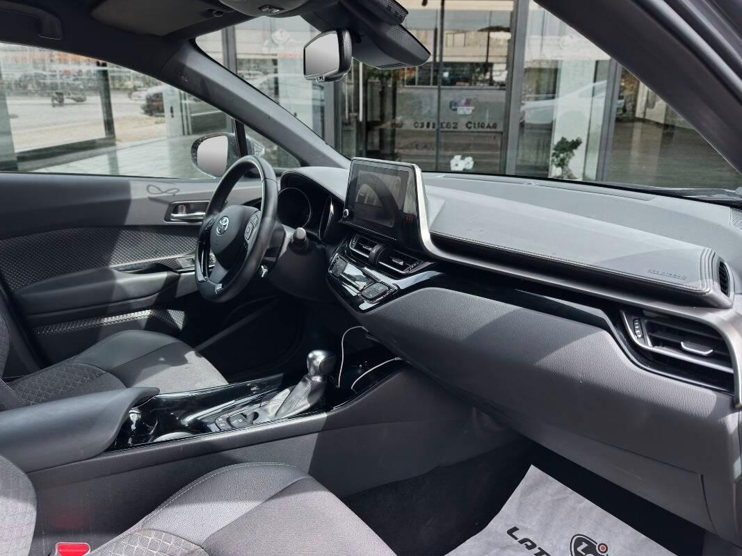 Toyota C-HR 2.0h More Business AUTOMATICA con CarPlay