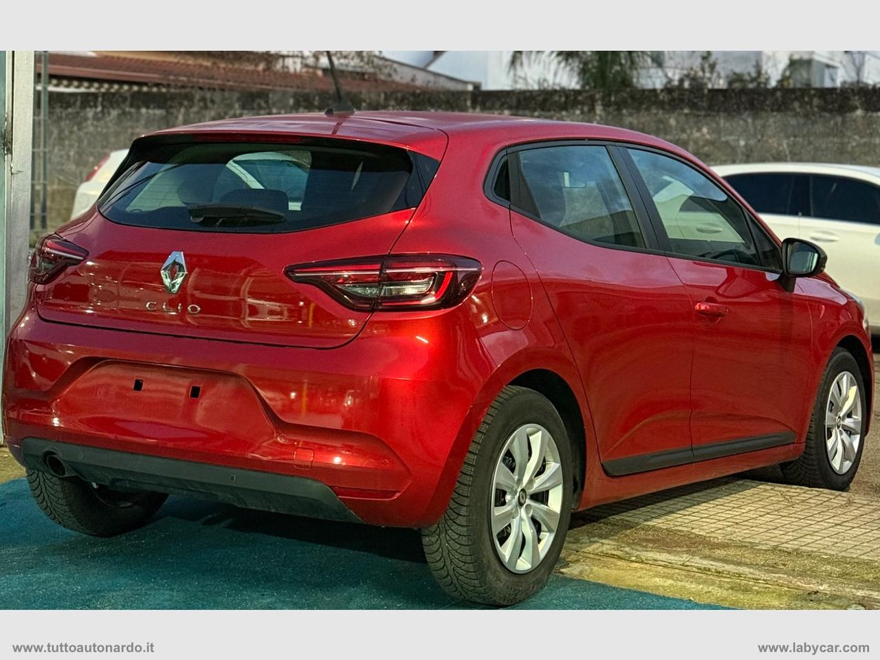 RENAULT Clio dCi 8V 90CV 5p. Moschino Life