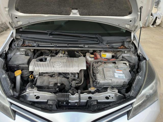 TOYOTA Yaris 1.5 Hybrid 5 porte Active AUTOMATICA PER NEOPATENT