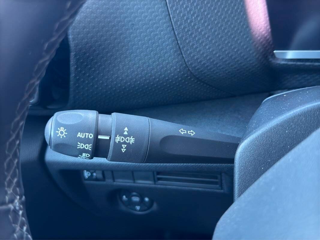 Citroen C4 1.5 bluehdi Shine s&s 130cv eat8 Con NAVIGATORE