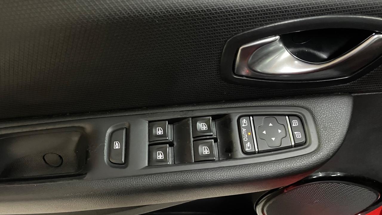 Renault Clio TCe 12V 90CV Start&Stop 5 porte Energy Duel2