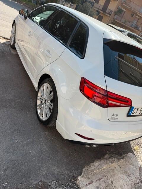 Audi A3 SPB 2.0 TDI 150 CV S-LINE