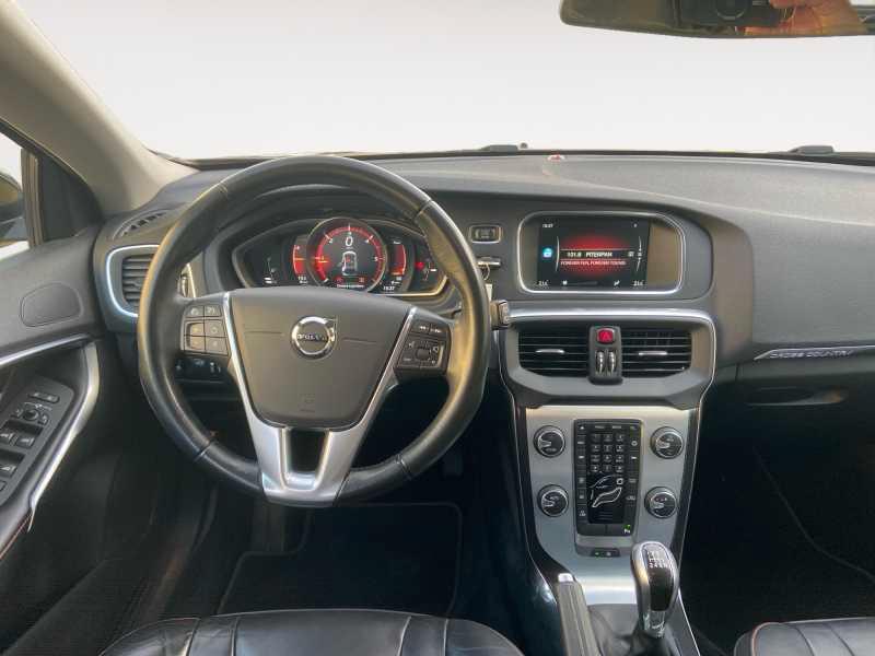 VOLVO V40 Cross Country 2.0 D2 Ocean Race