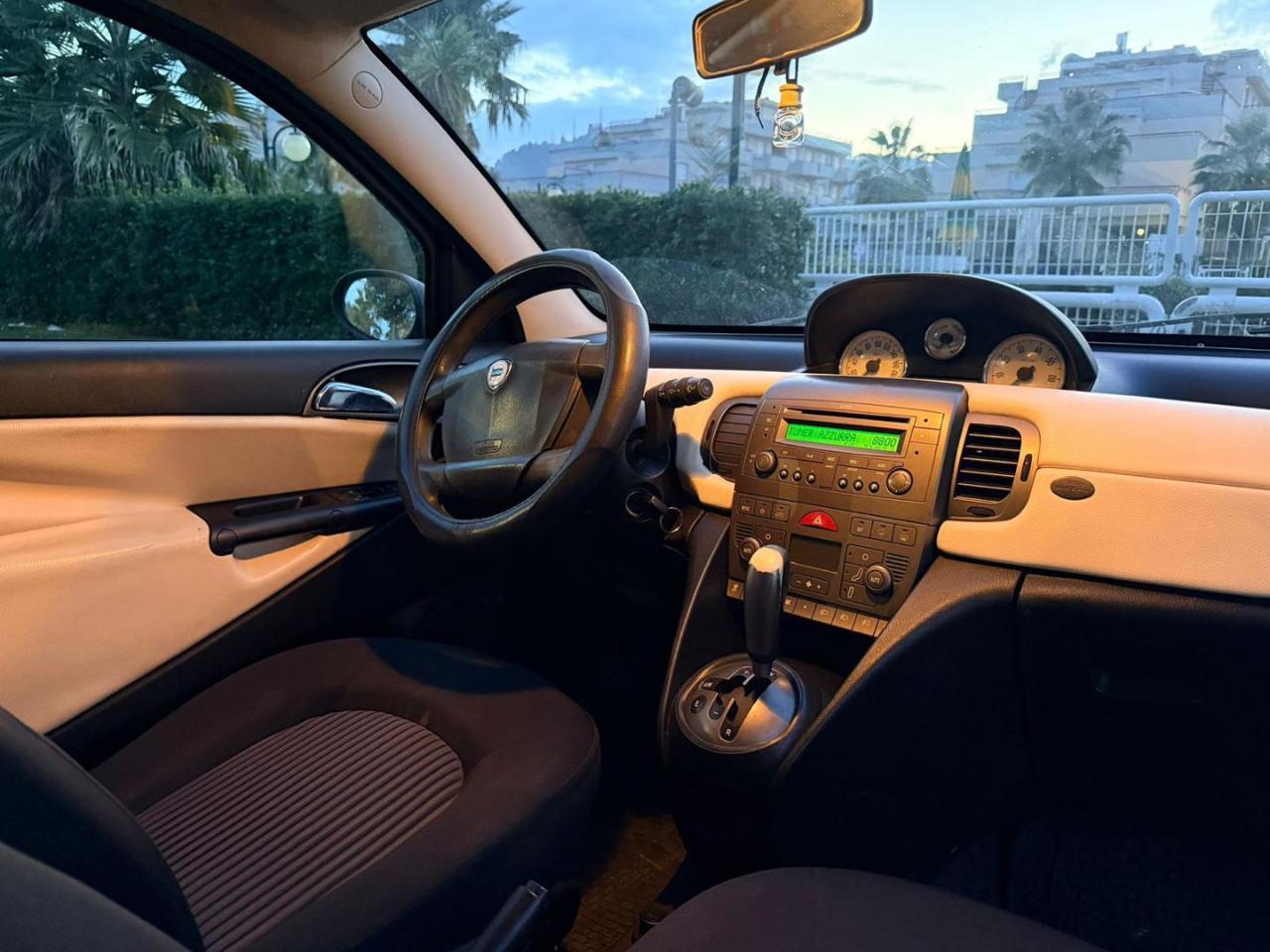 Lancia Ypsilon 3 Porte Ypsilon 1.3 mjt Oro 100 dfn