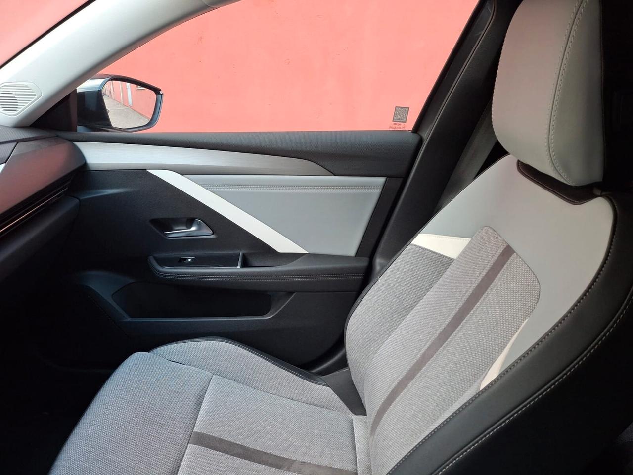 Opel Astra 1.2 Turbo 130 CV Business Elegance