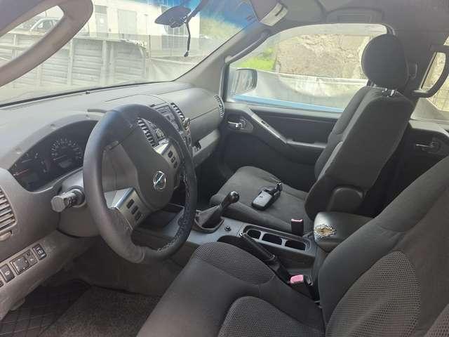 Nissan Navara d.cab 2.5 dci XE 174cv