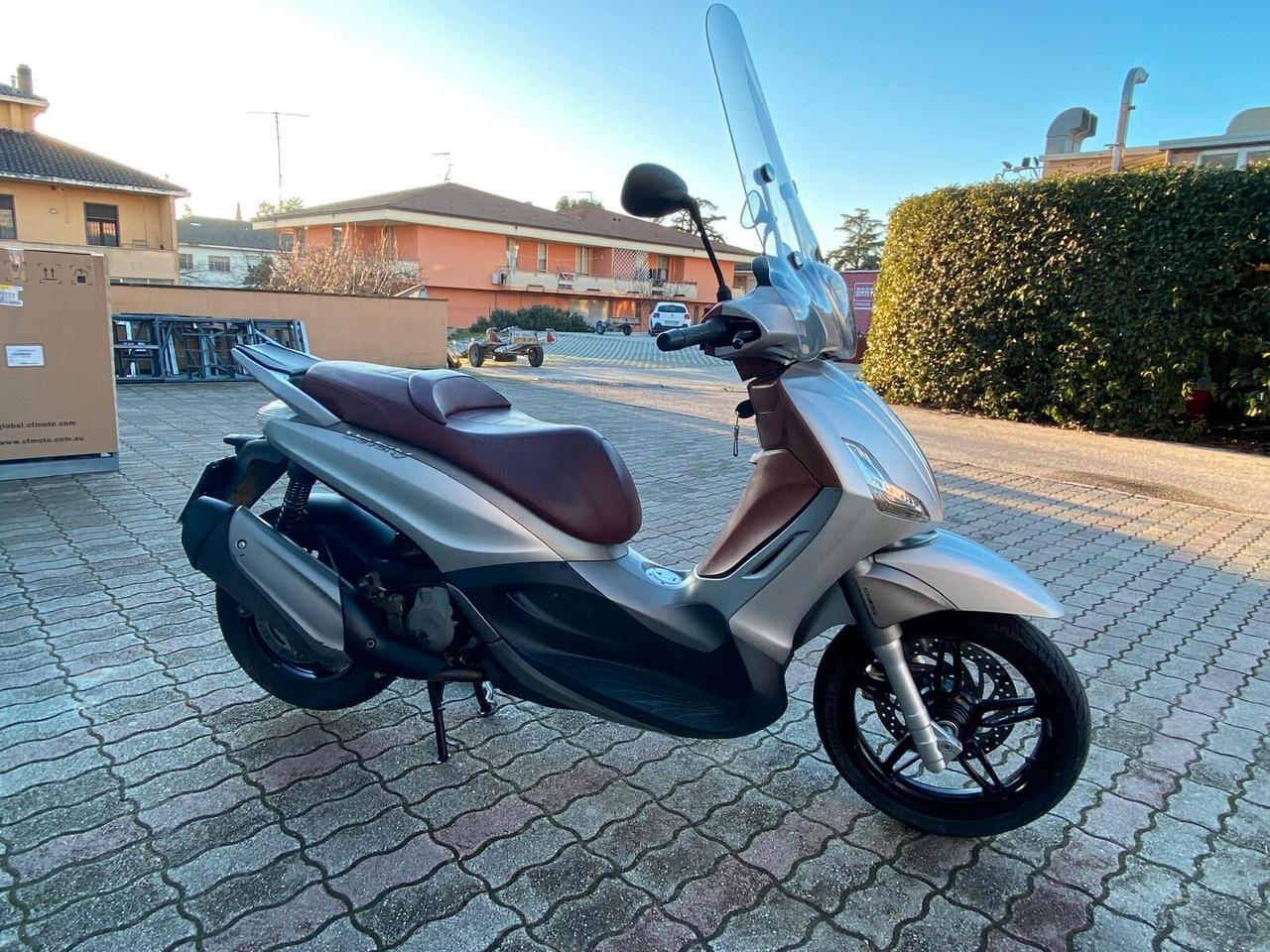 Piaggio Beverly 350