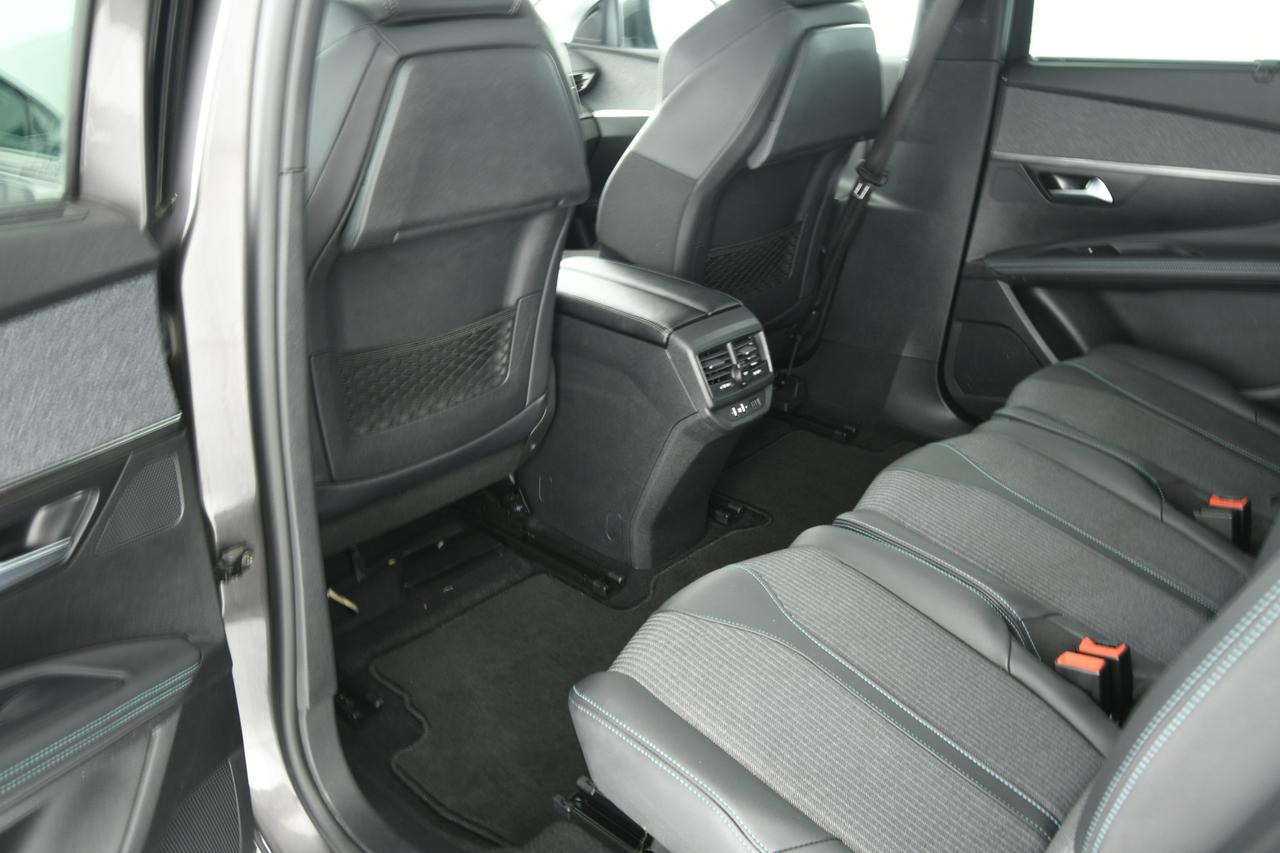 PEUGEOT 5008 1.5 bluehdi Allure Pack s&s 130cv eat8 7P.TI CAMERA+APP CONNECT