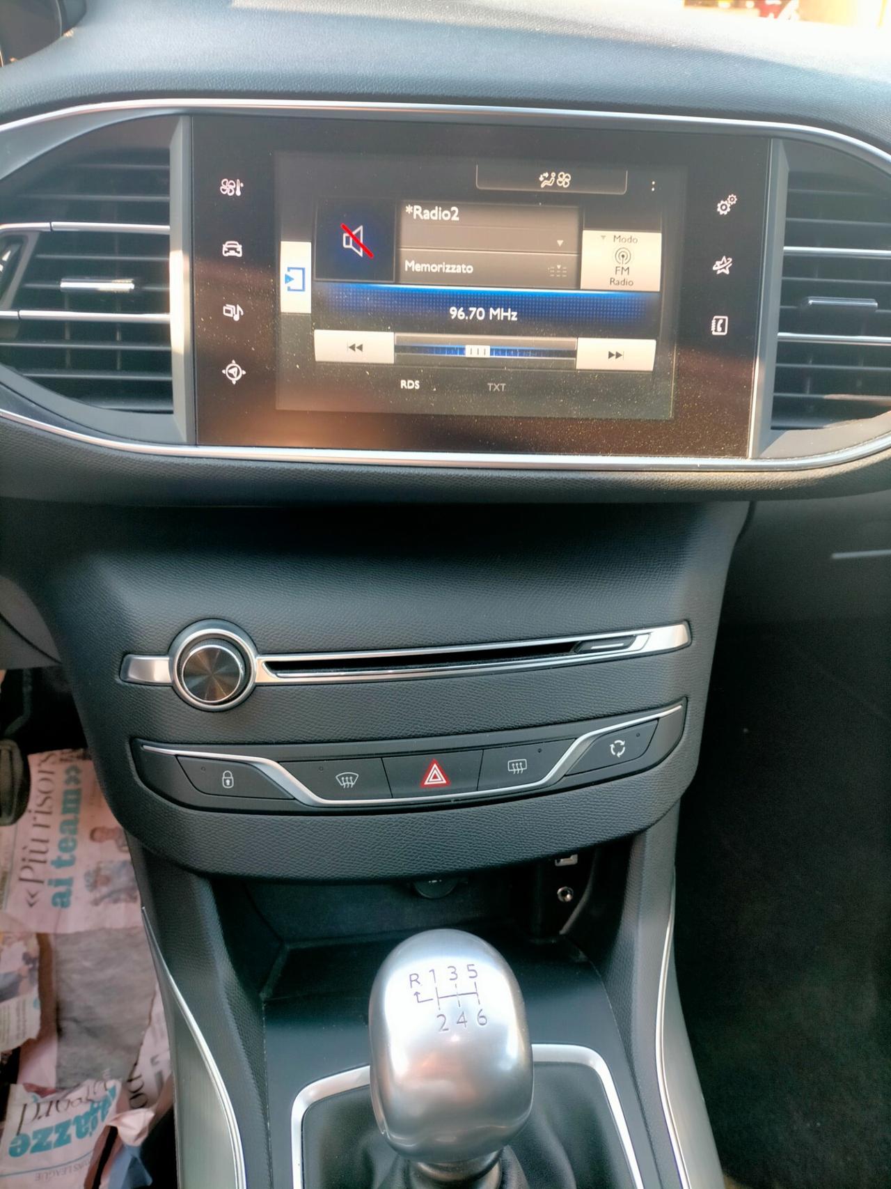 Peugeot 308 BlueHDi 120 S&S Business
