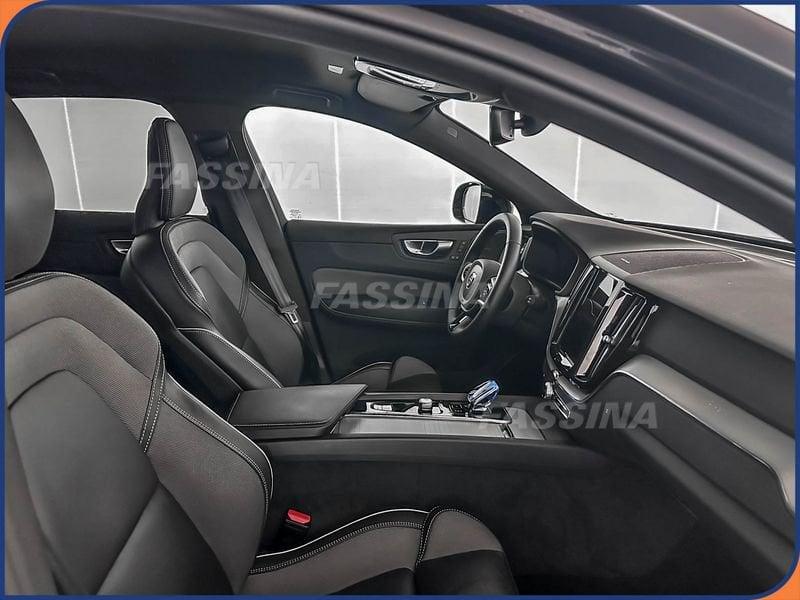 Volvo XC60 XC60 B5 AWD automatico Plus Dark