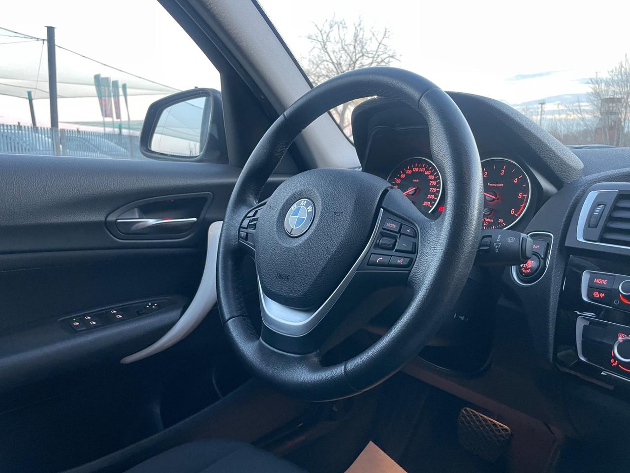 Bmw 118 118d 5p. Urban