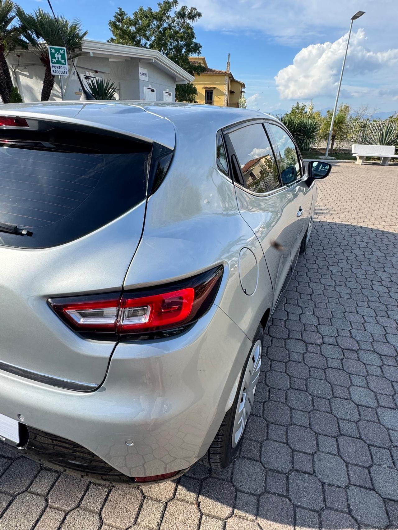 Renault Clio dCi 8V 75 CV Start&Stop 5 porte Energy Duel