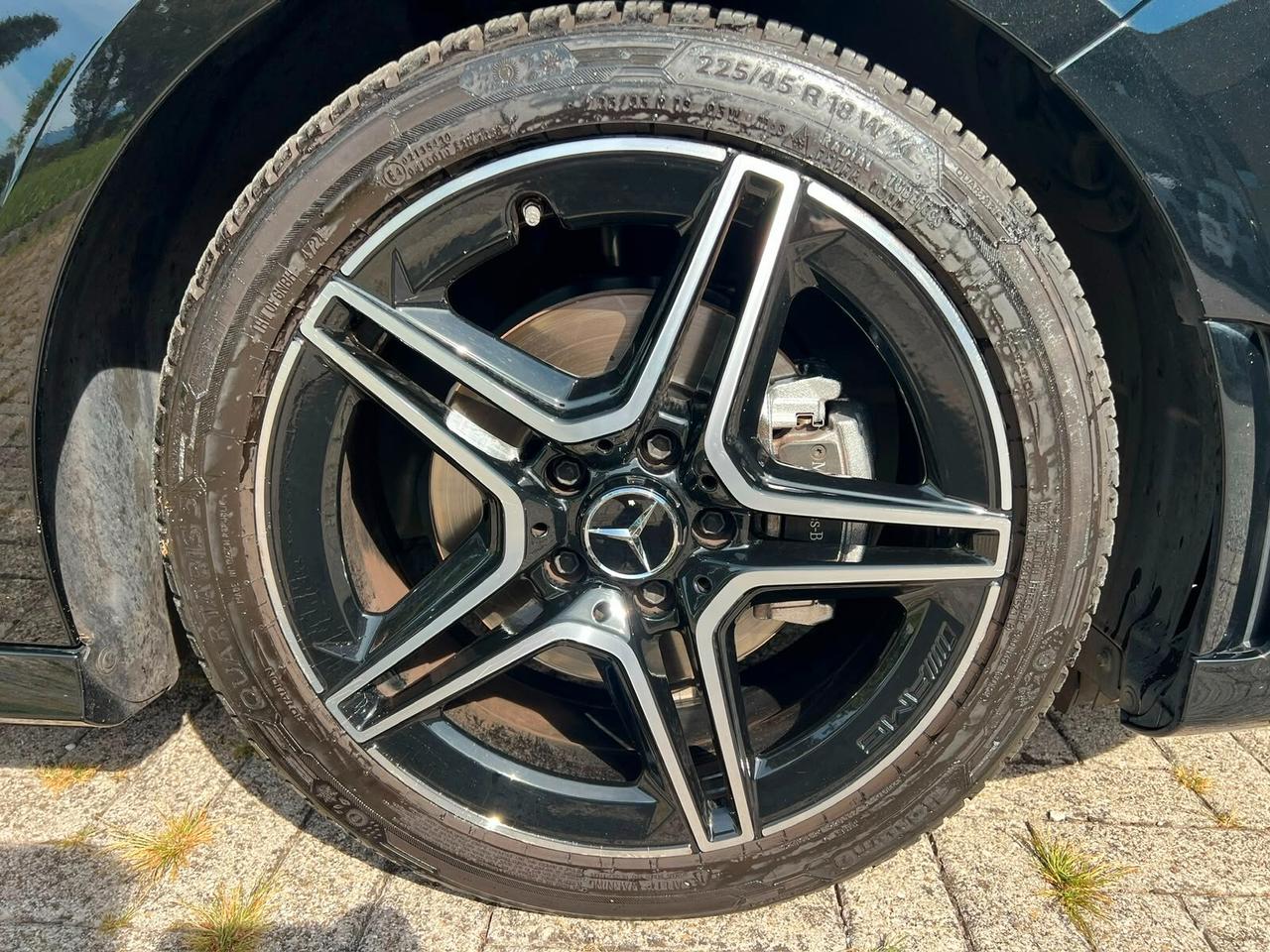 Mercedes-benz A 180 d AMG PREMIUM