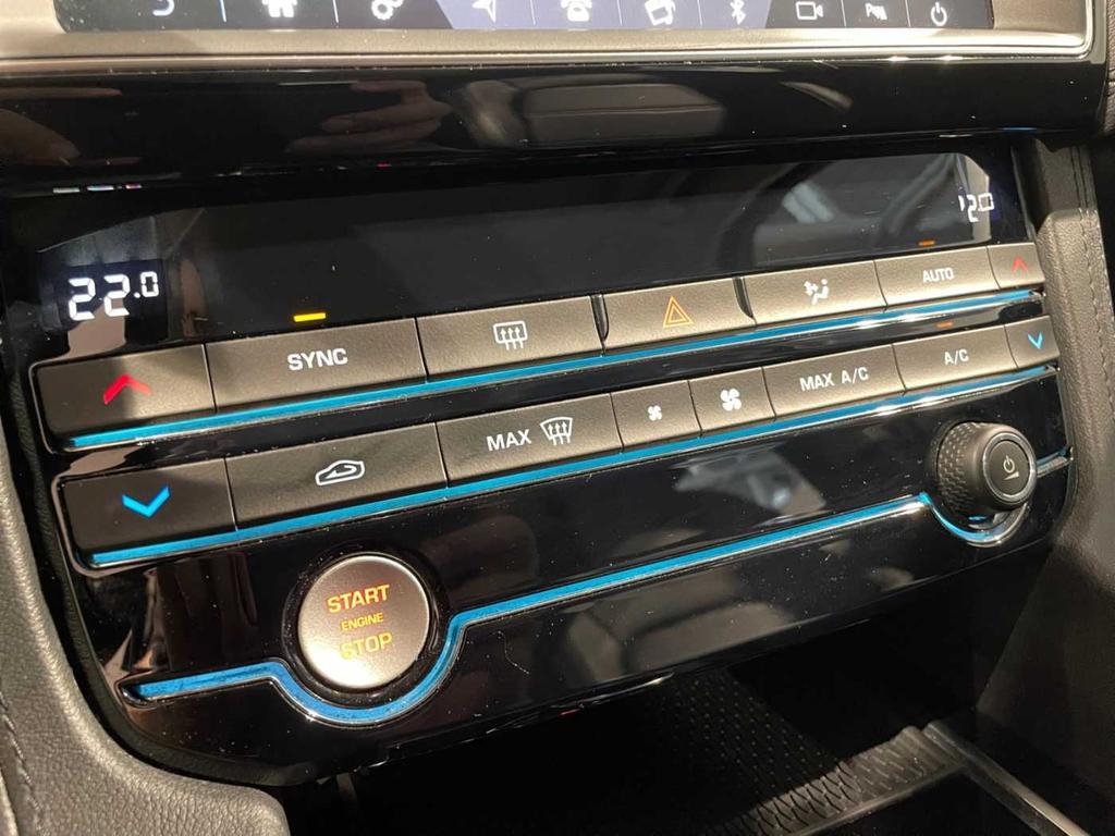 Jaguar F-Pace 2.0d i4 180cv AWD Autom. Prestige