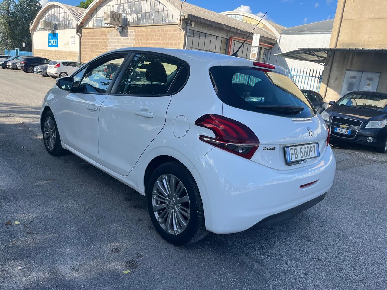 Peugeot 208 PureTech 82CV 5 porte Allure 2016