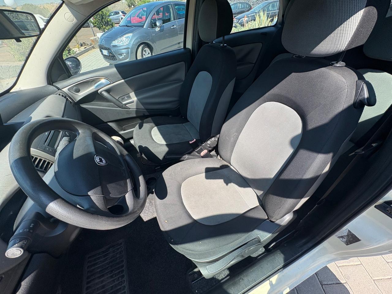 Lancia Ypsilon 1.2 fire