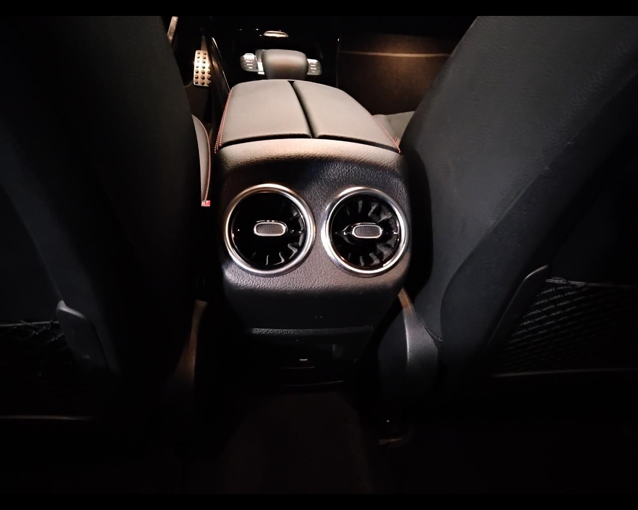 Mercedes-Benz Classe A - W177 2018 - A 180 d Premium auto