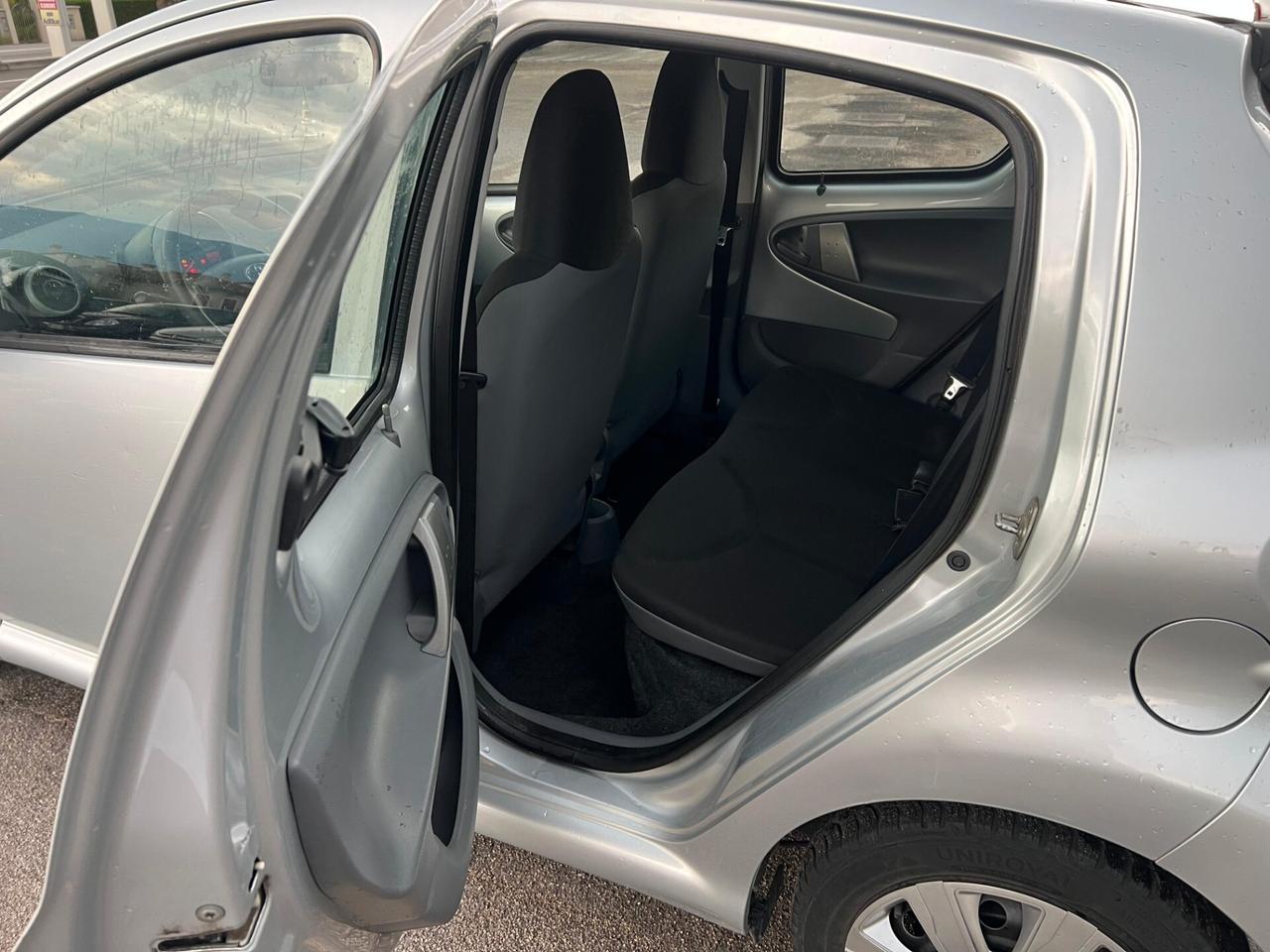 Toyota Aygo 1.0 12V VVT-i 5 porte