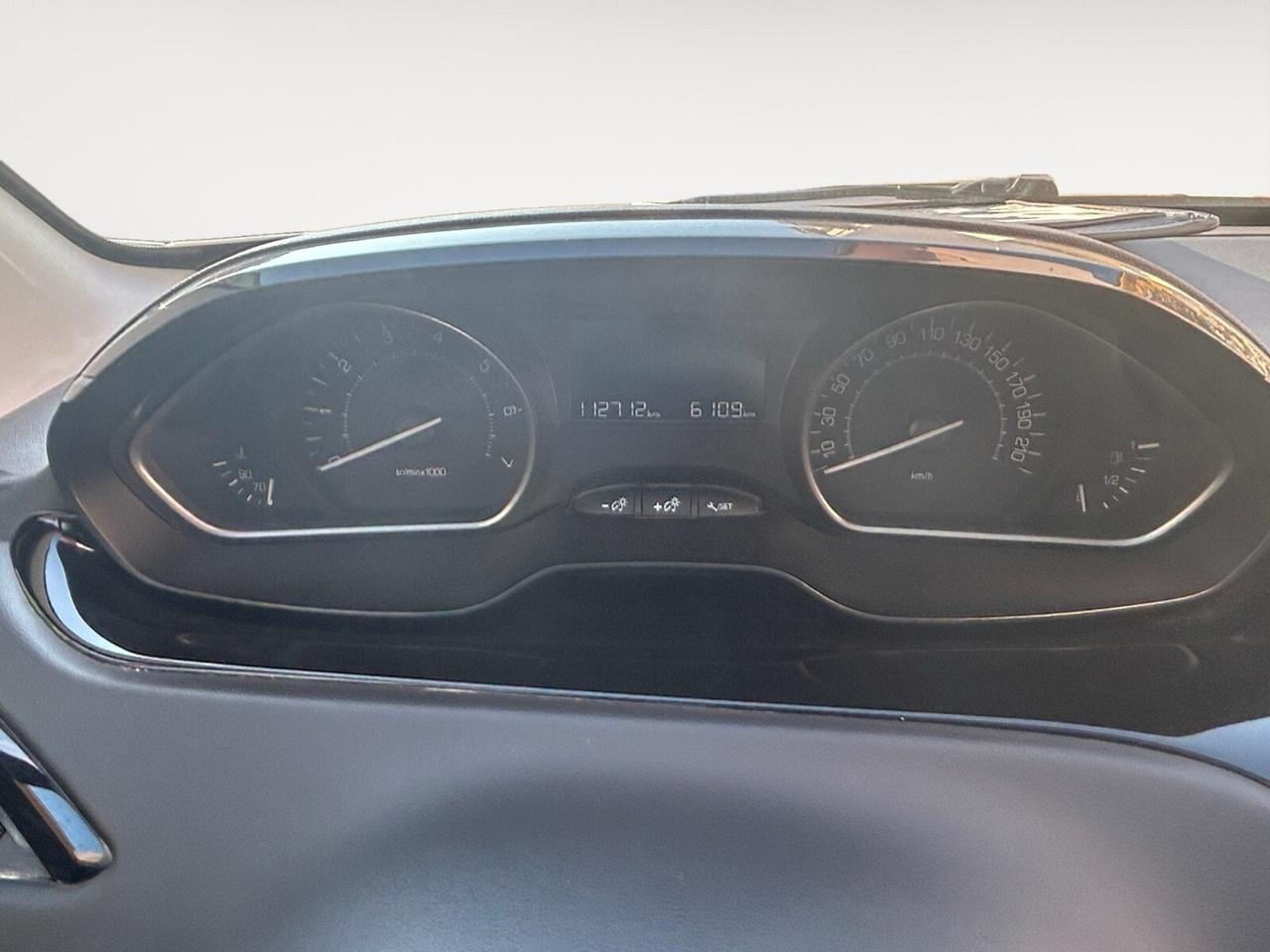 Peugeot 208 82cv 5 porte Allure