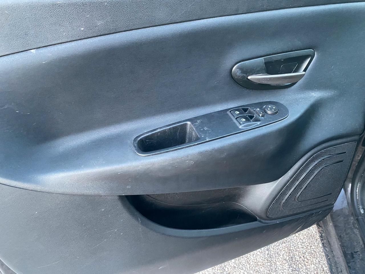 Lancia Ypsilon 1.2 69 CV 5 porte Platinum