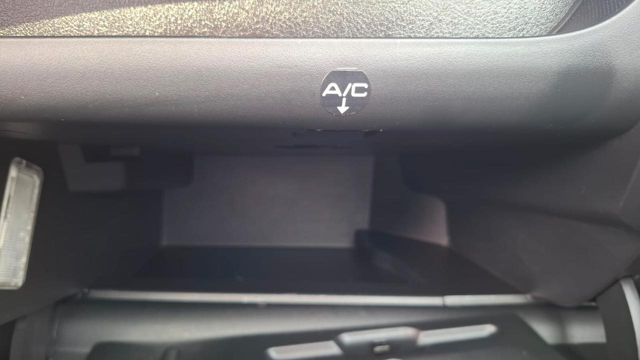 Peugeot 207 1.6 HDi 110CV 3p. Féline 84.427km