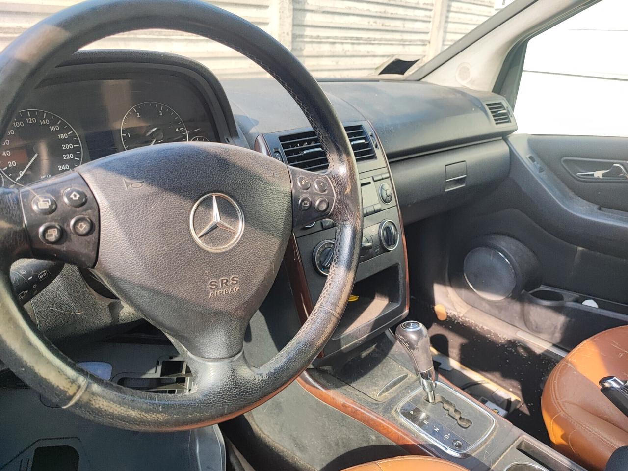 Mercedes-benz A 180 Avant-garde coupe automatico
