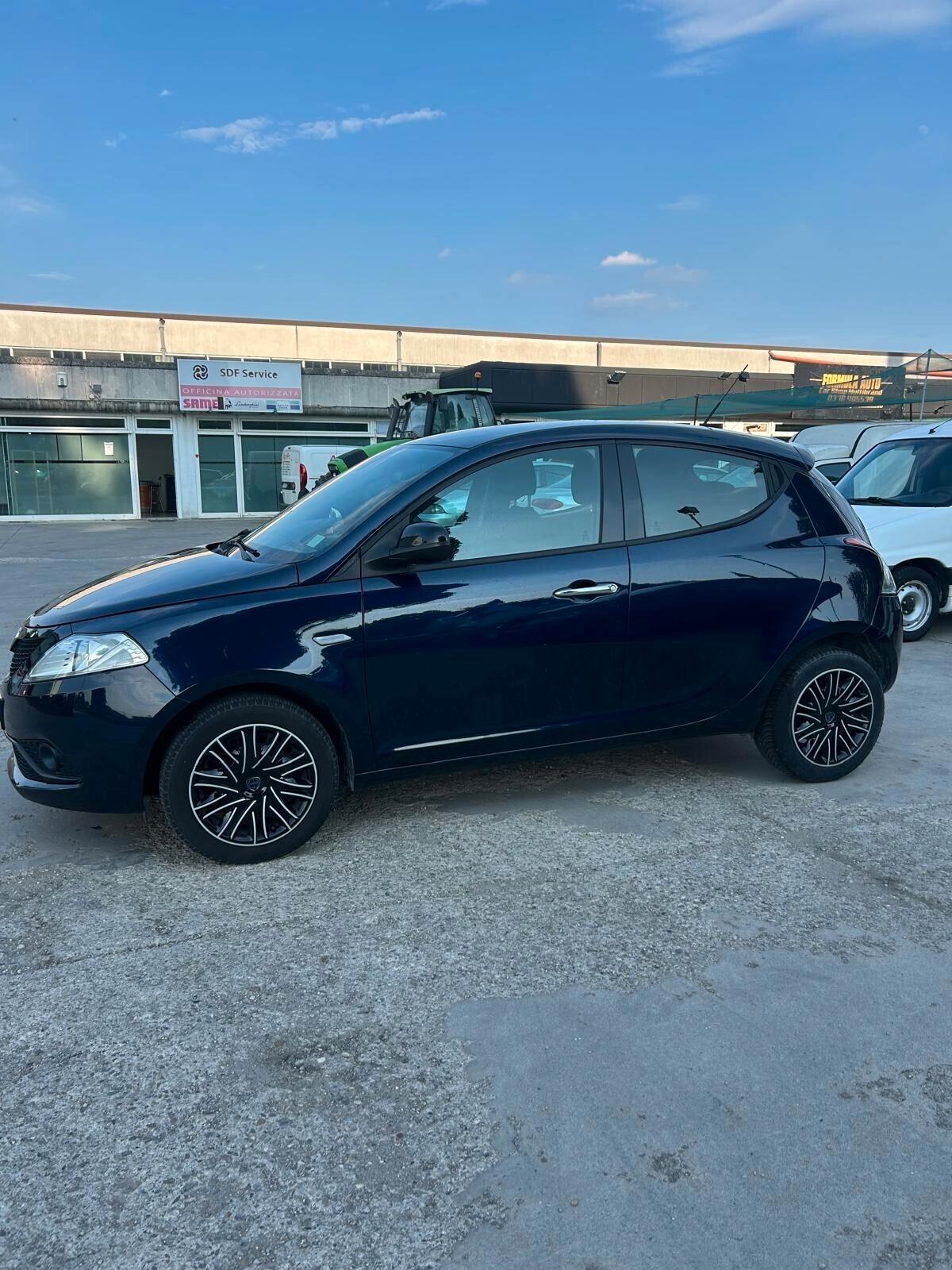 Lancia Ypsilon 1.3 MJT 16V 95 CV 5 porte S&S Gold OK NEO PATENTATI