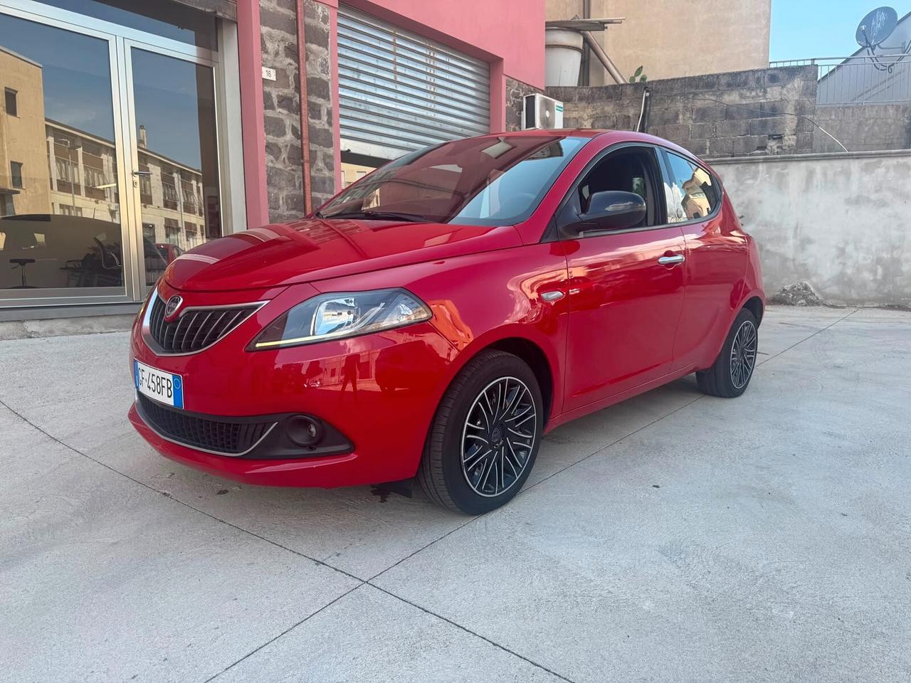Lancia Ypsilon 1.0 FireFly 5 porte S&S Hybrid Ecochic Gold