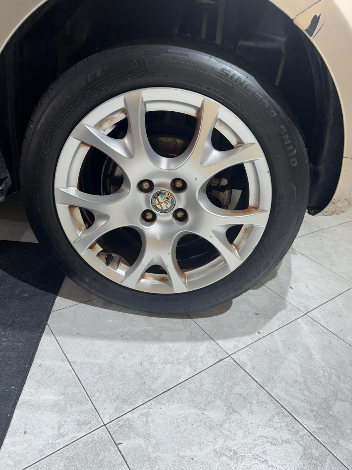 Alfa Romeo MiTo 1.6 JTDm 16V Distinctive Sport Pack