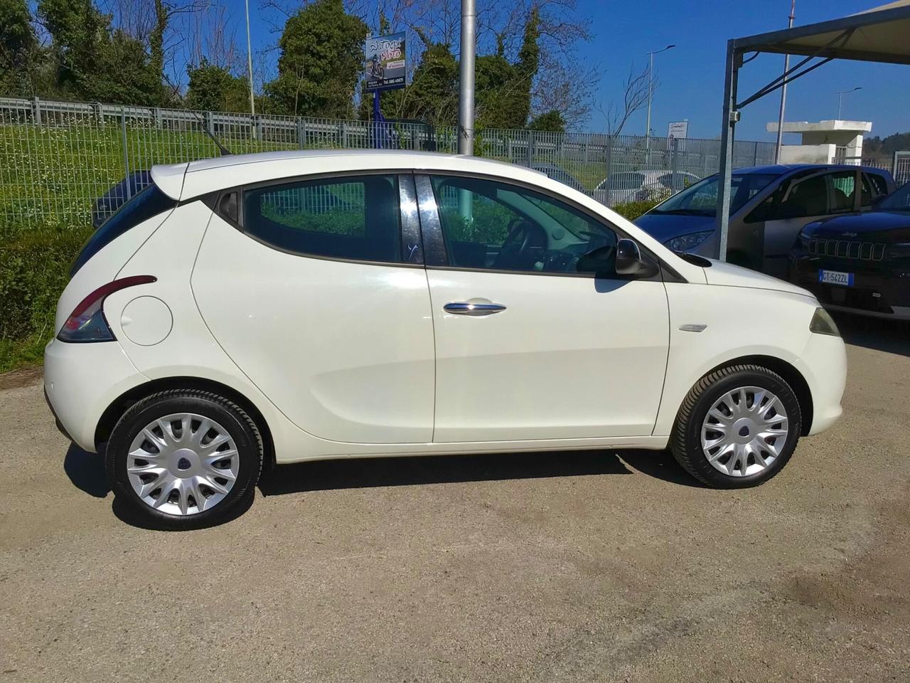 Lancia Ypsilon 1.3 MJT 16V 95 CV 5 posti Gold