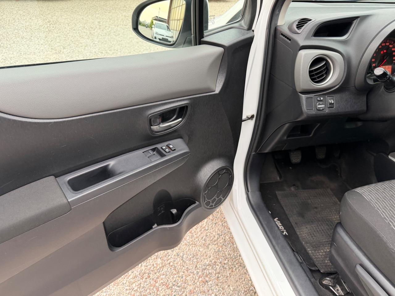Toyota Yaris 1.0 5 porte Active