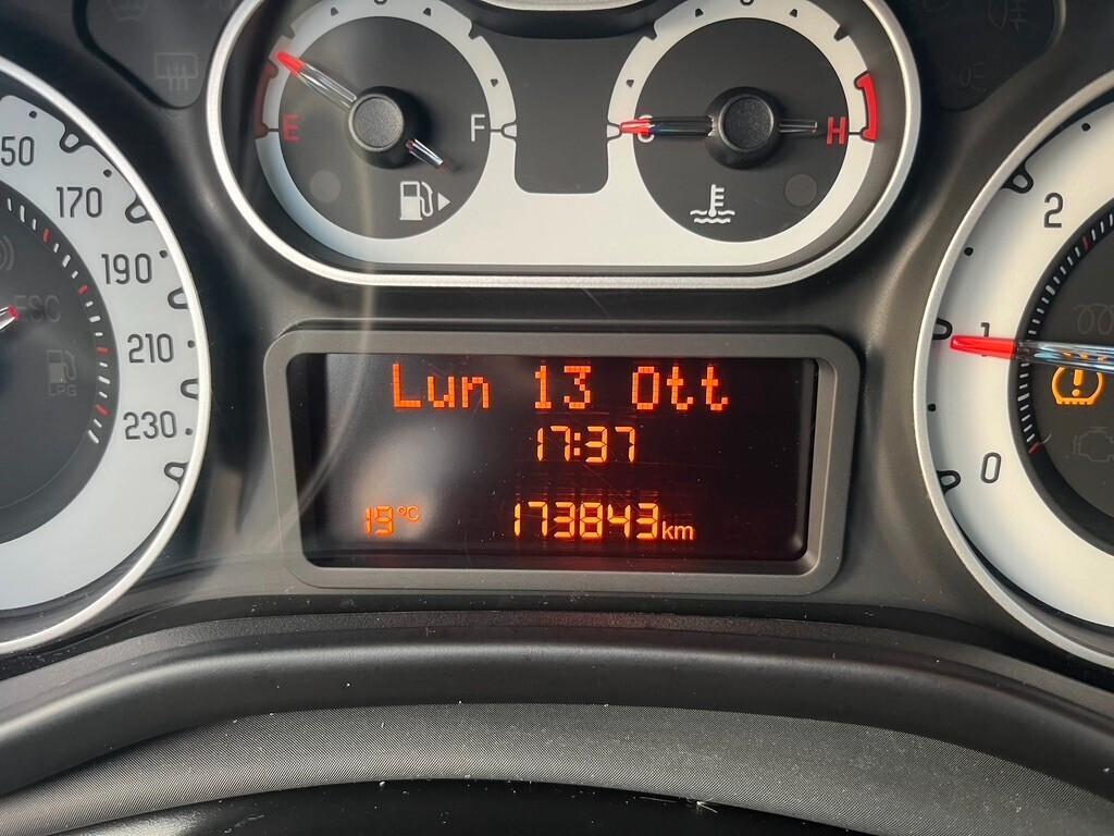 Fiat 500L Living 1.6 Multijet 120 CV tetto nero