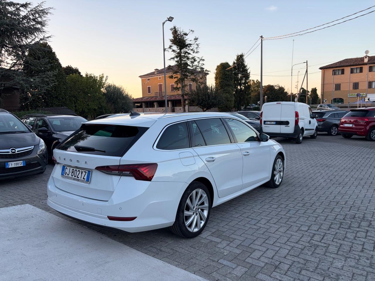Skoda Octavia 2.0 TDI EVO SCR 150 CV DSG Wagon Executive