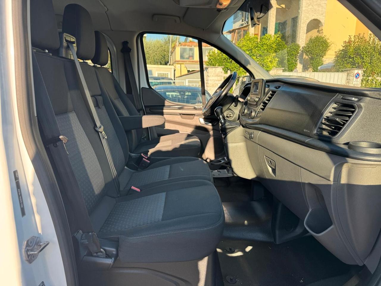 Ford Tourneo Custom 320 2.0 EcoBlue 130CV Trend 9 POSTI FATTURABILE TAGLIANDATO PRONTA CONSEGNA