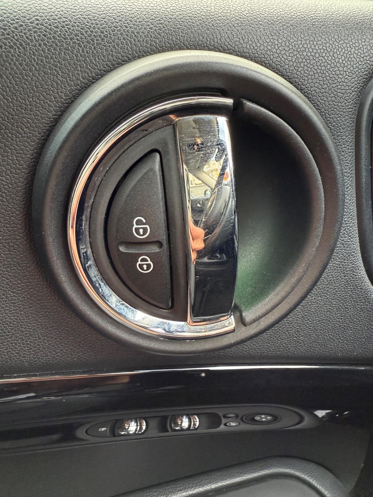 Mini Cooper Countryman 1.5 SE ALL4 Automatica