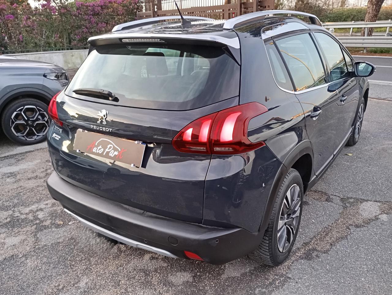 Peugeot 2008 1.2 PureTech Turbo 110CV Allure